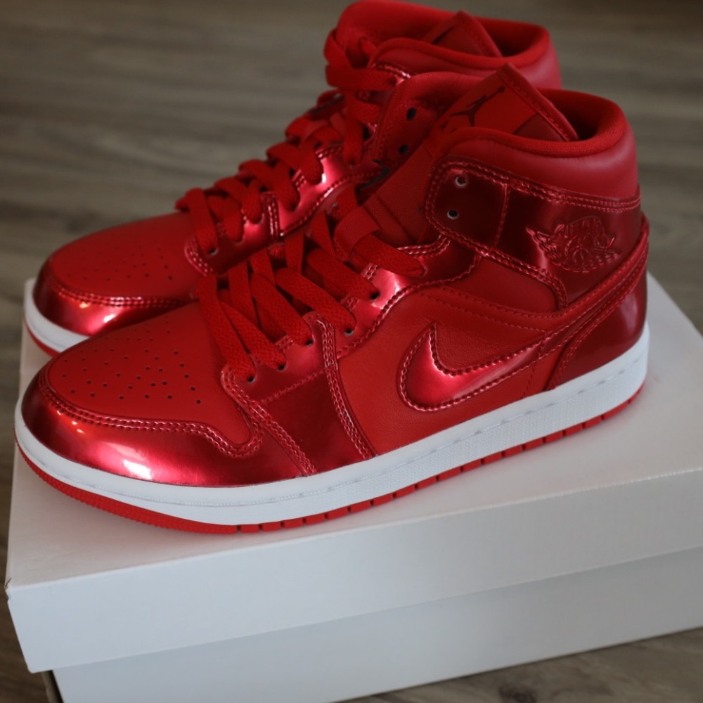 Jordan 1 Mid SE University Red Pomegranate 2021